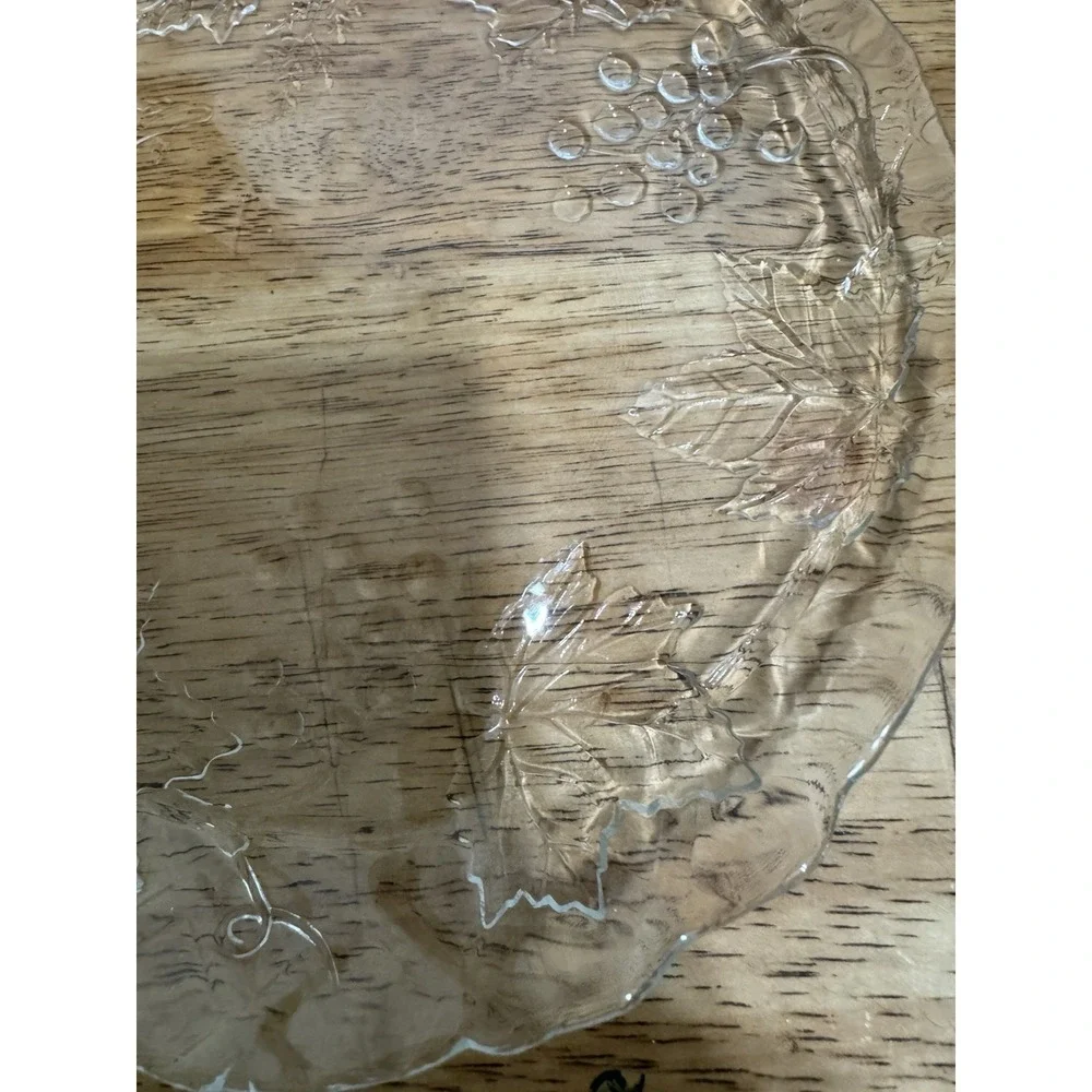 Vintage Clear Glass Serving Plate Embossed Grape Vine Leaf‎ Design